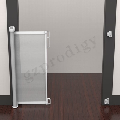 Peso leggero Mesh Pet Gate For Stairs ritrattabile all'aperto allungabile dell'OEM