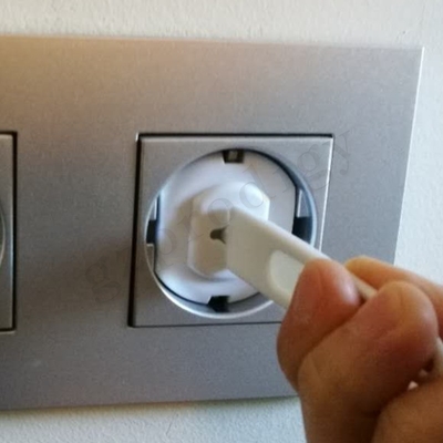 Copertura elettrica standard del tappo di scarico di sicurezza del bambino di 2 Pin Palstic UE per protezione